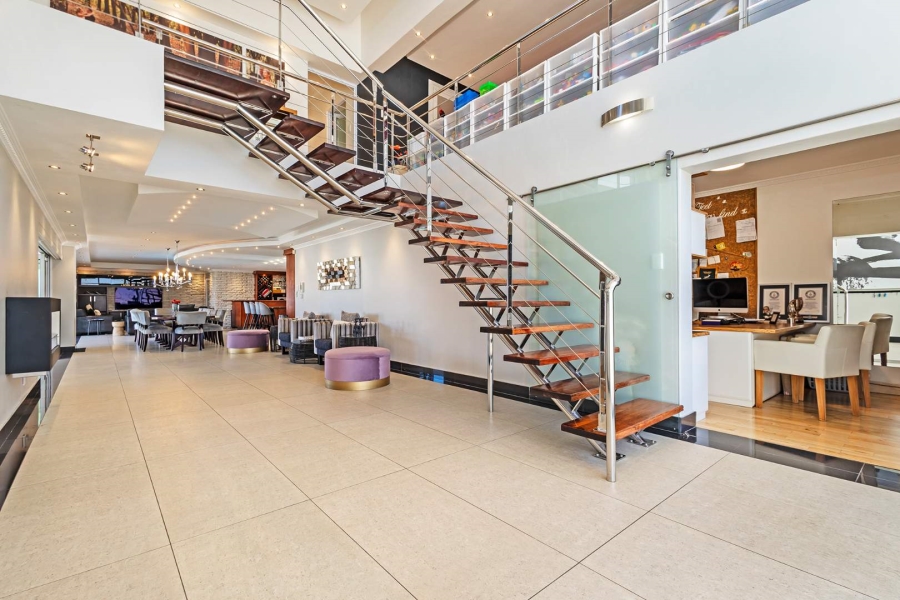 6 Bedroom Property for Sale in Baronetcy Estate Western Cape